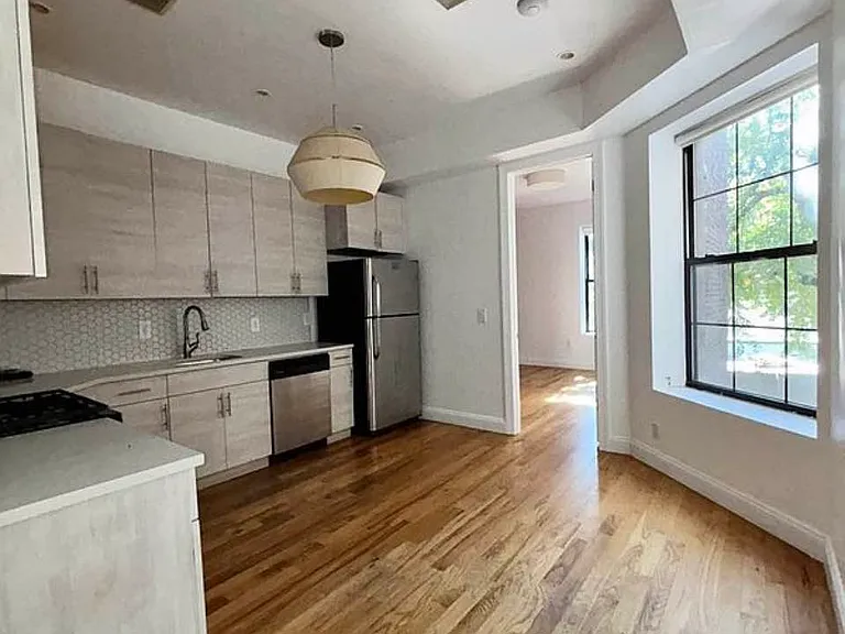 70 Herkimer St #5 — Photo 2