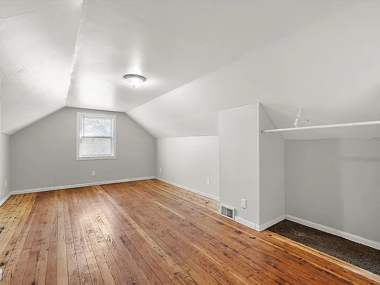 10500 Somerset Ave — Photo 26