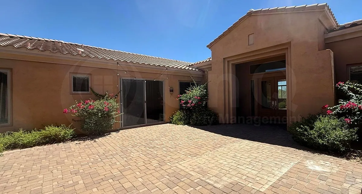 4 bed, 4.5 bath, 4400 sqft, $5,349 — Photo 2