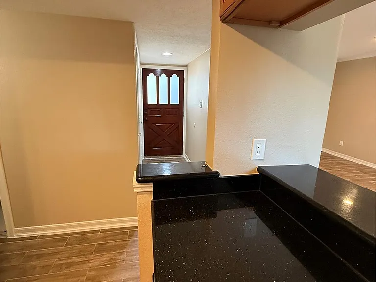 1909 Brun St #4 — Photo 11