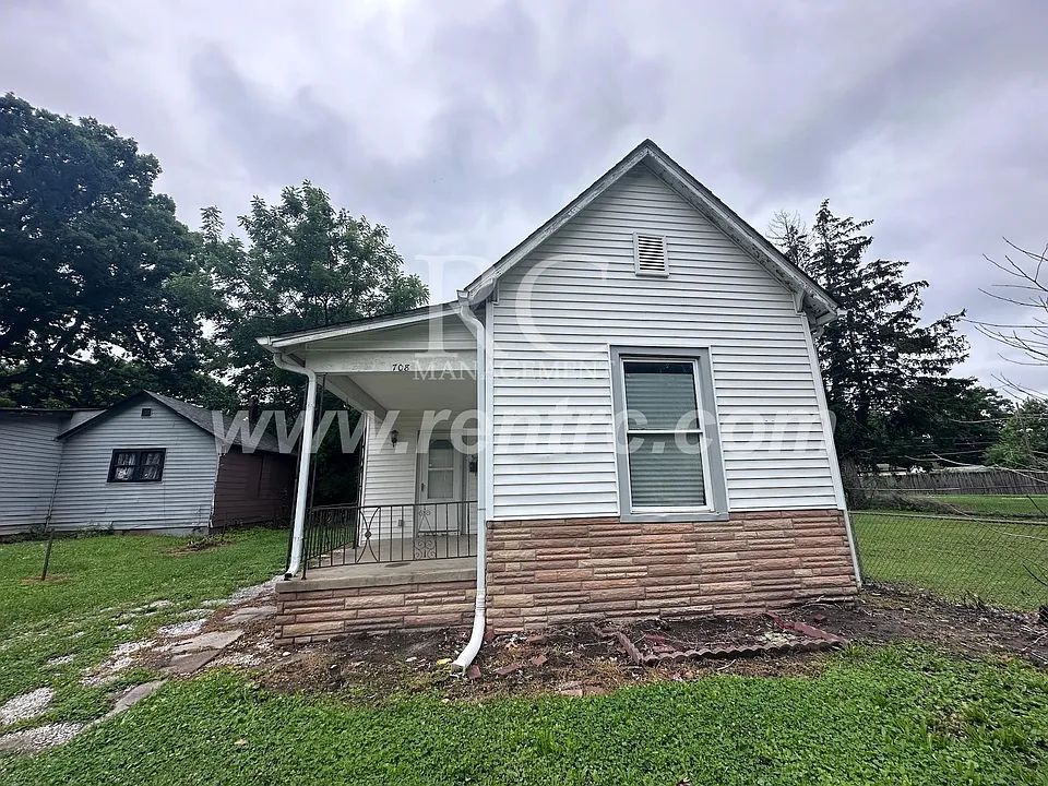 708 Harmon St