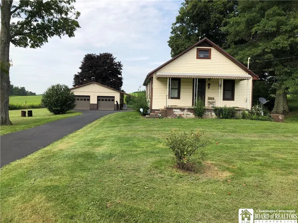 3522 Foster Rd, Gowanda, NY 14070