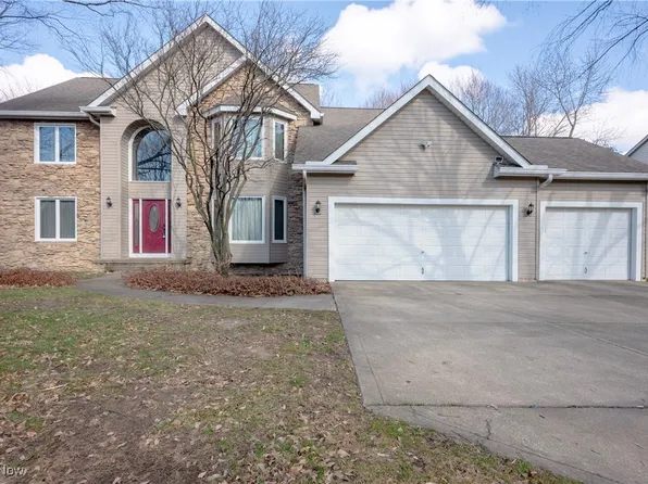 645 Dewitt Dr, Highland Heights, OH 44143