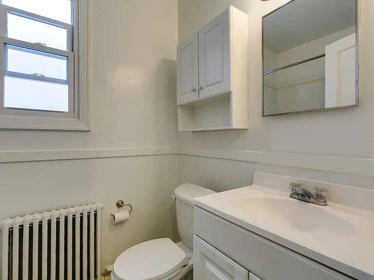 81 Q St SW #2 — Photo 7