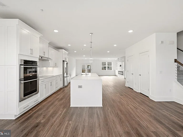 44824 Tiverton Sq — Photo 15