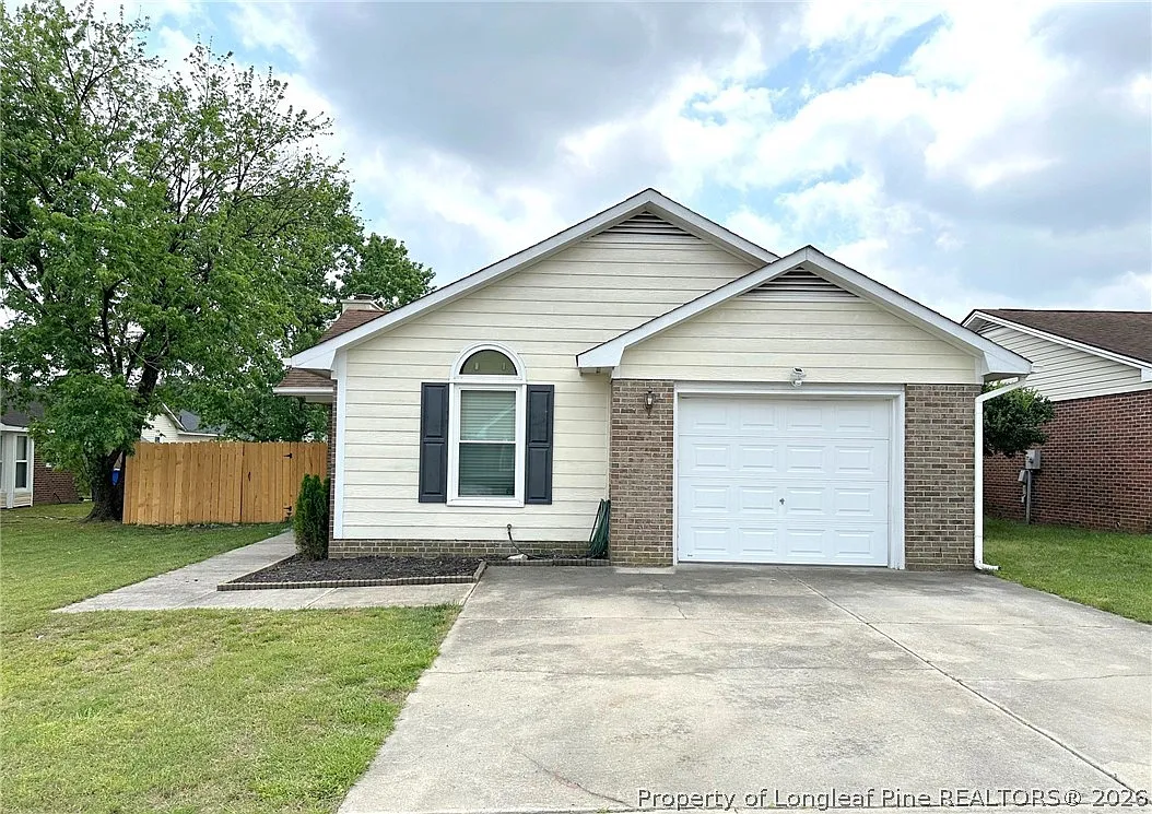 3 bed, 2.0 bath, 1233 sqft, $1,550 — Photo 1