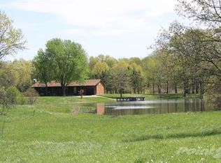 8635 Parks Rd, Iuka, IL 62849