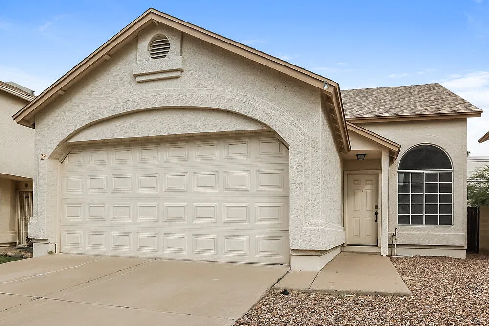 3 bed, 2.0 bath, 1692 sqft, $2,225 — Photo 1