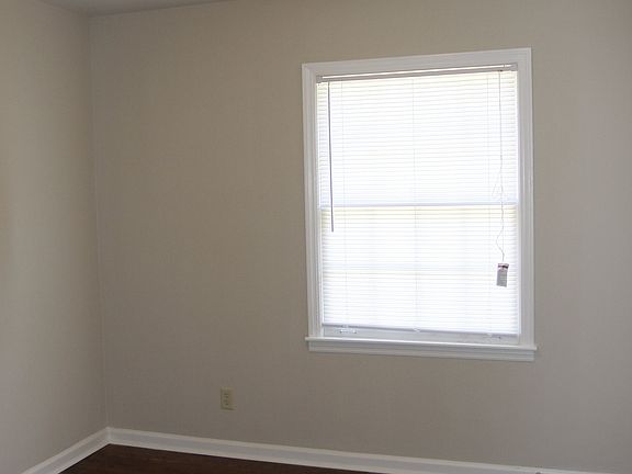 5th image of 4061 Graceland Dr