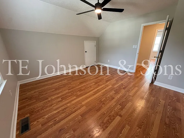1878 Camden Forest Dr — Photo 39