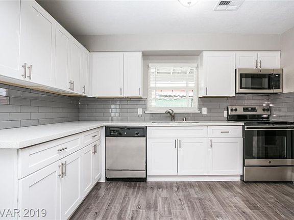 3rd image of 1011 Norman Ave