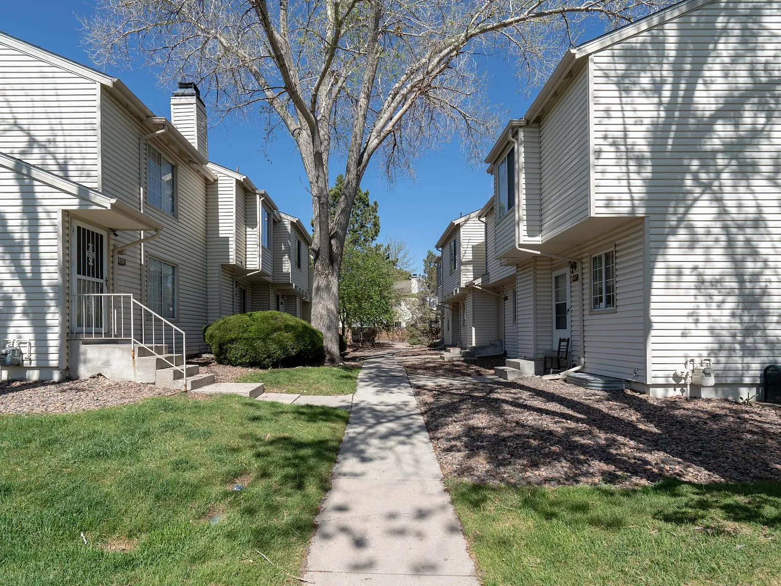 2 bed, 1608 sqft, $2,100 — Photo 1