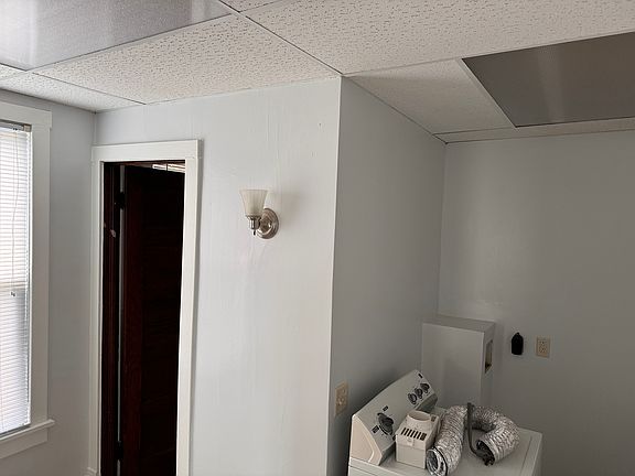5th image of 609 4th St APT 4