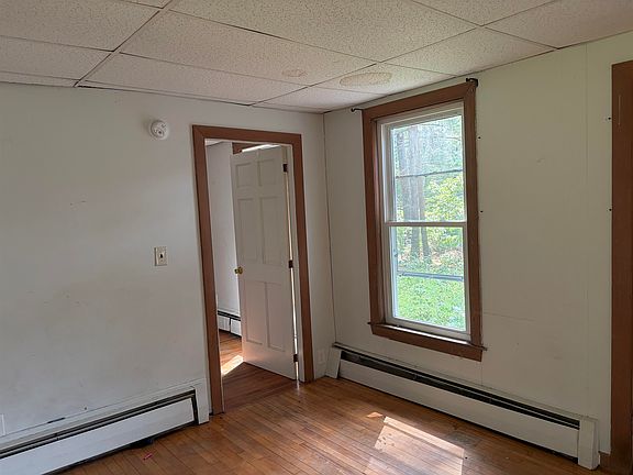 5th image of 301 Webster Street
