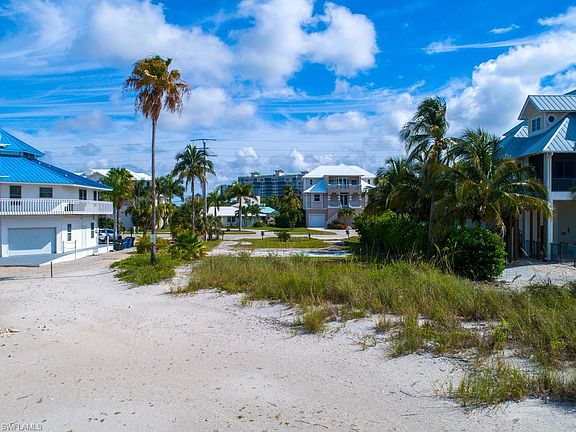 4th image of 8258 Estero Blvd