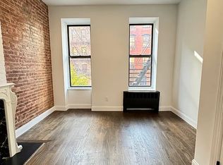 213 E 11th St APT 1A, New York, NY 10003