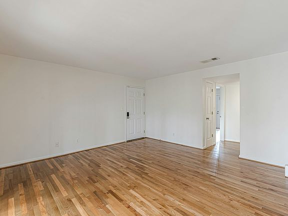 3rd image of 1445 Monroe Dr NE APT C47