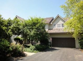 203 Jamestowne Rd, Dundee, IL 60118