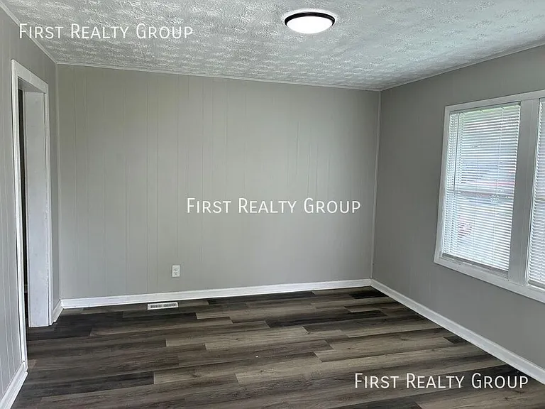 1671 Gummer Ave — Photo 3