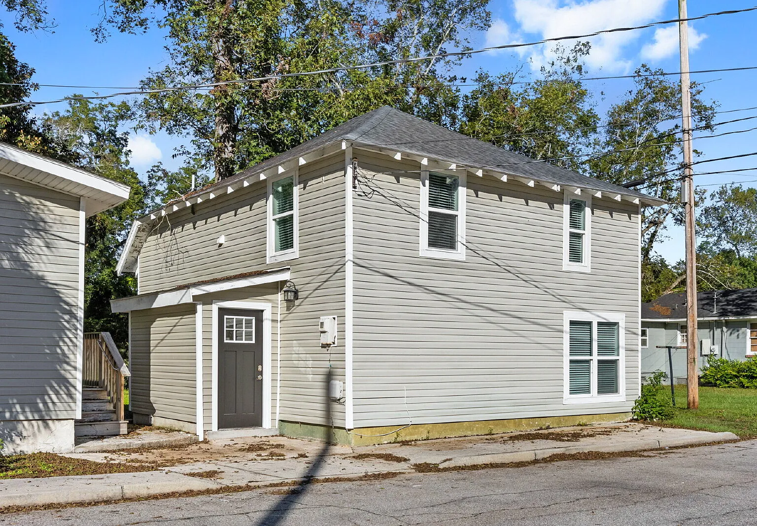 3 bed, 2.0 bath, 1241 sqft, $1,900 — Photo 1
