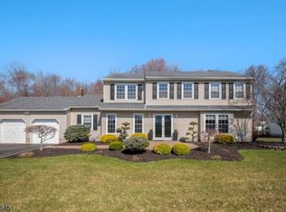 16 Rivendell Rd, Succasunna, NJ 07876