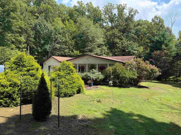 99 Artist Ln, Coalton, WV 26257
