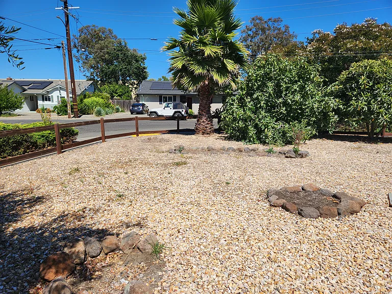 2270 Yucca St — Photo 22