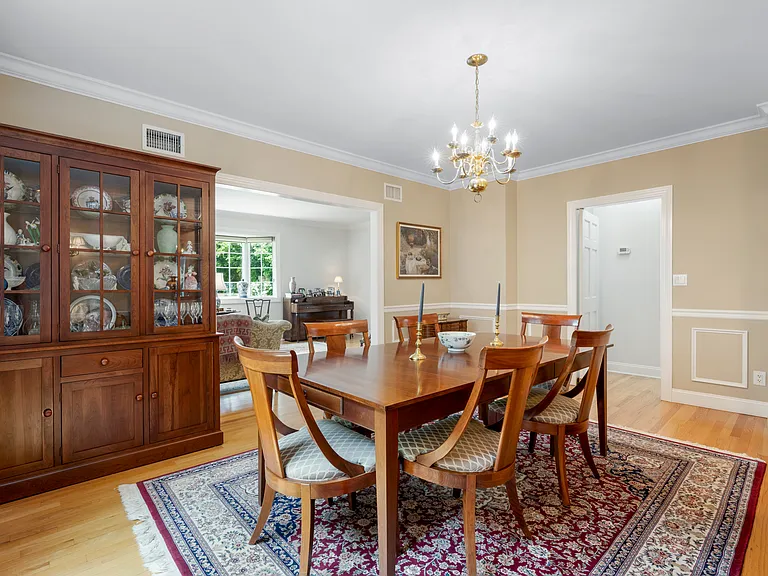 525 Carroll Ave — Photo 7