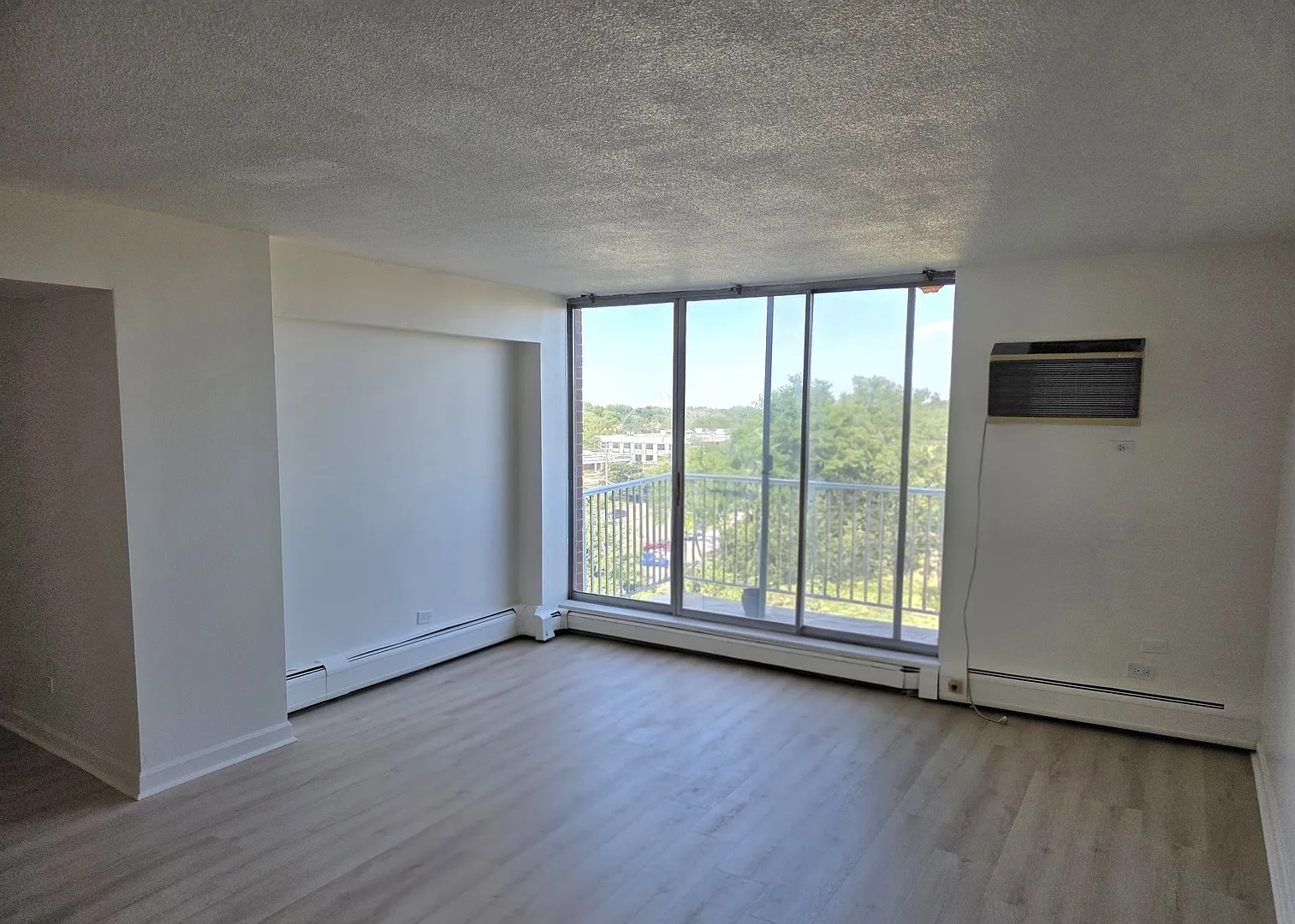 2 bed, 1235 sqft, $2,500 — Photo 3
