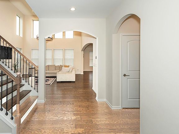 3rd image of 50236 Amberwood Rd
