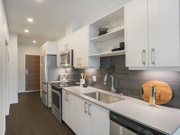 2020 E Madison St APT 223