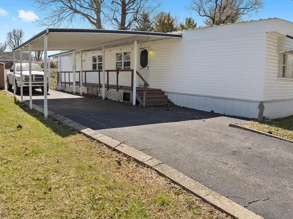 1911 Crestview Dr, O Fallon, IL 62269