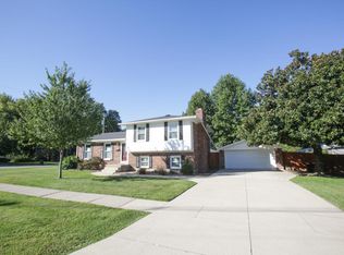 4002 Manner Dale Dr, Louisville, KY 40220