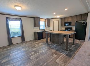 624 Oregon St #624, Belleville, MI 48111