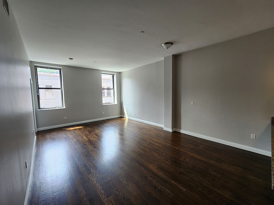 2nd image of 10 Merrymount Rd #11