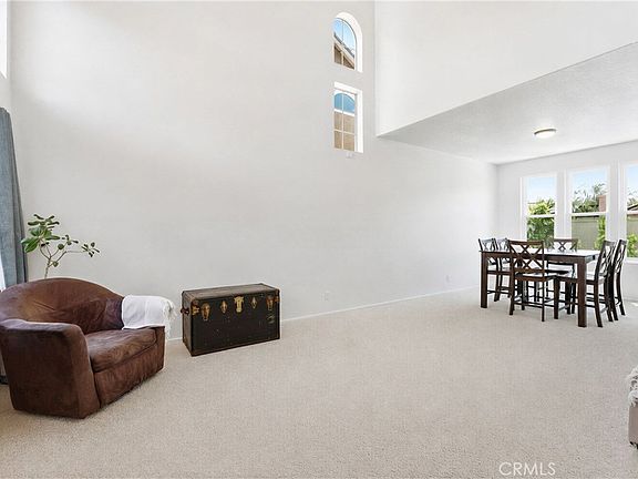 4th image of 24 Calabria Ln