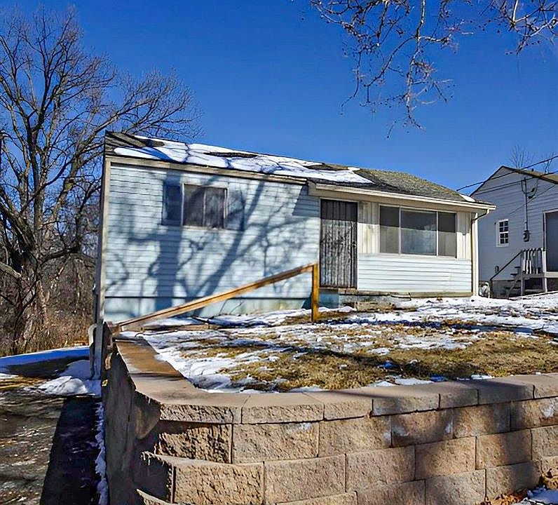 1st image of 3150 Longwood Ave