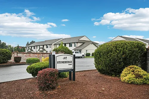 Stonehedge Court Apartments Photo 1