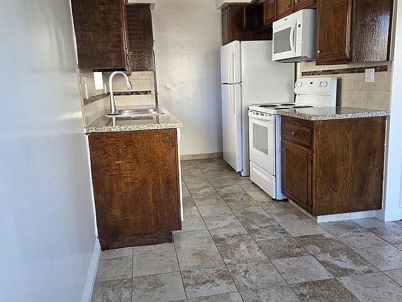 3rd image of 12776 Caswell Ave #101
