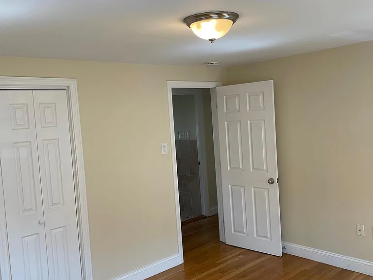 32 Linden Ave — Photo 13