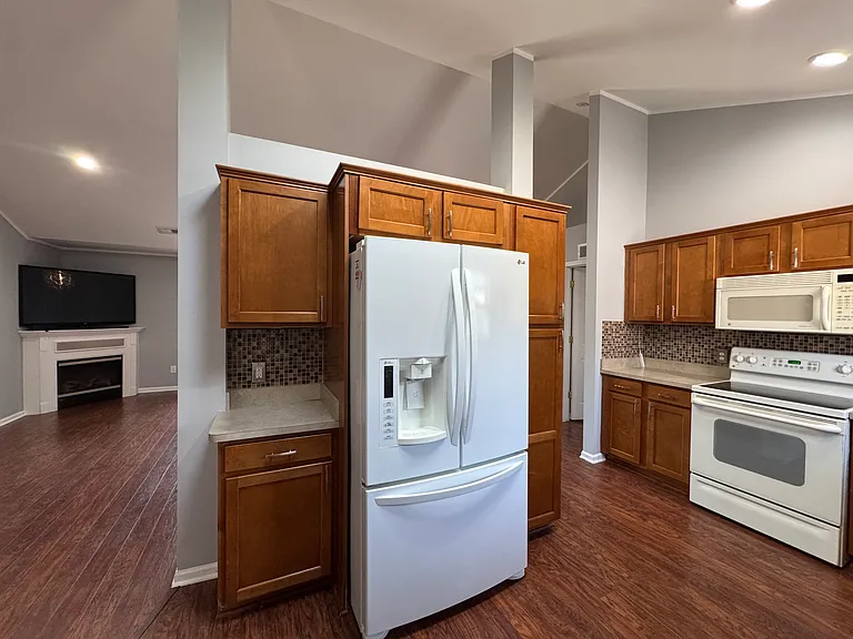 21083 Cooper Dr #26 — Photo 15