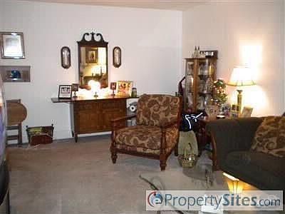 4th image of 135 S Highland Ave APT 4M1