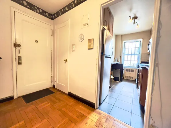 81-05 35th Avenue image 6 of 22