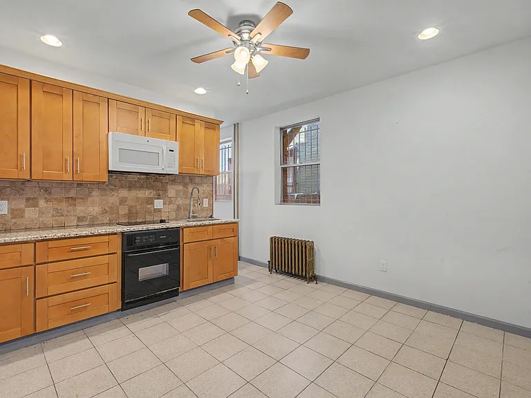1425 Jackson St #1R — Photo 12