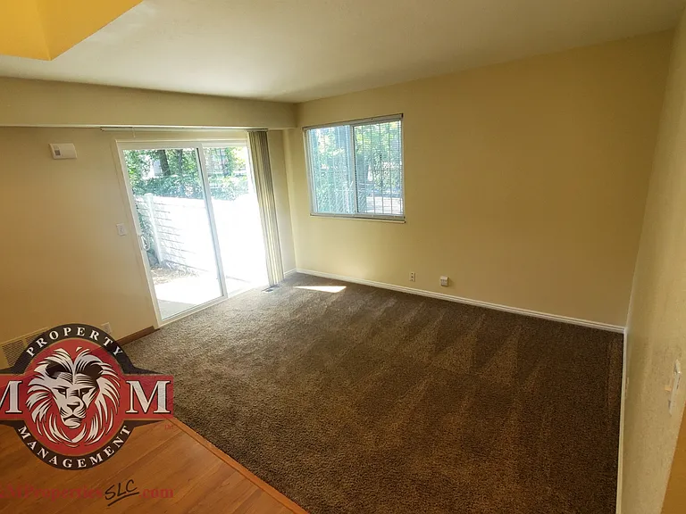 975 E Essex Court Way #4 — Photo 12