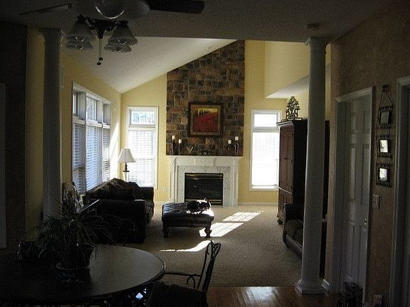 2nd image of 9 Christinamarie Dr