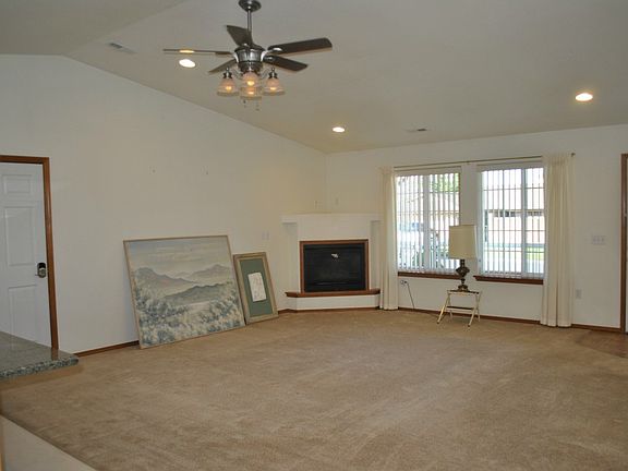 5th image of 807 Westshore Dr NE APT G23