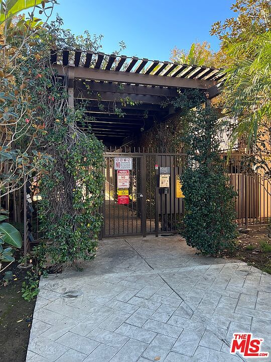 1st image of 18350 Hatteras St APT 113