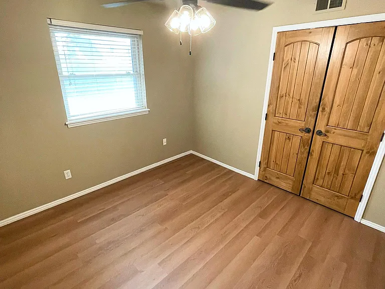 8908 S Youngs Blvd — Photo 6