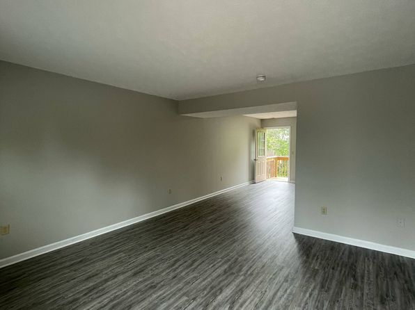 225 Churchill Dr APT 5